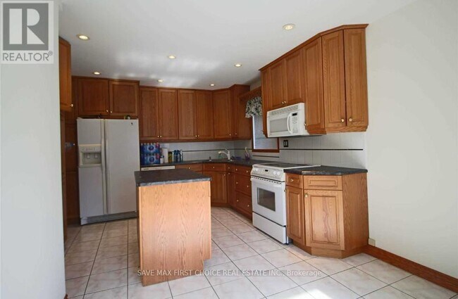 Building Photo - 10 Torada Ct