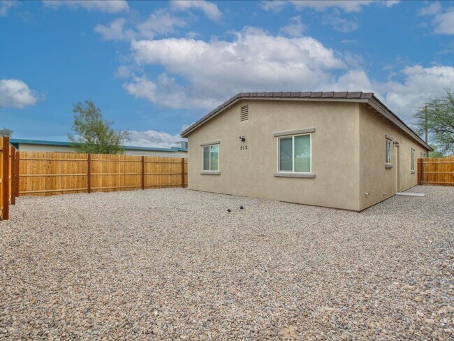 Foto del edificio - Modern 3 Bedroom 2 Bathroom home with open...