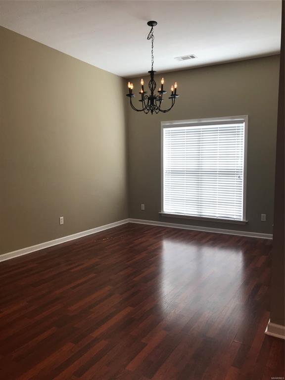 Foto del edificio - 2155 Chancellor Ridge Rd