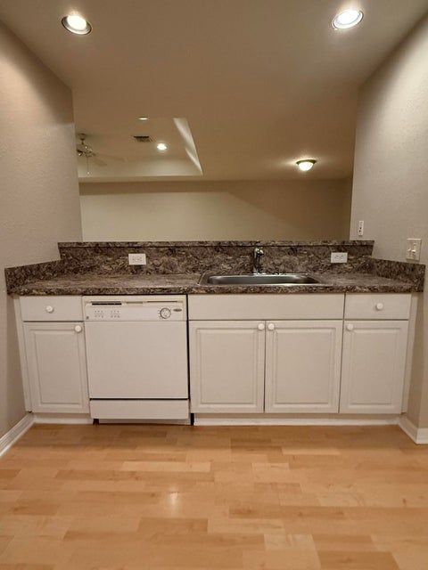 Foto del edificio - 1739 N Dovetail Dr