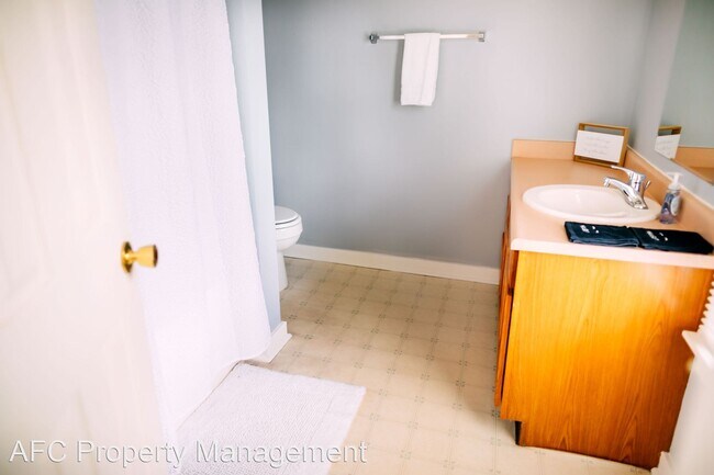 Foto del edificio - 3 br, 2 bath House - 447 N 24th St.
