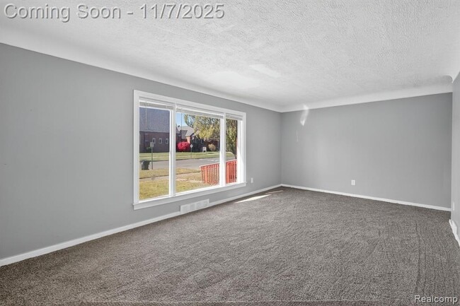 Building Photo - 20216 Regent Dr