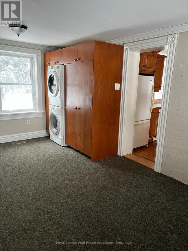 Photo du bâtiment - 205328 Dufferin Rd 109