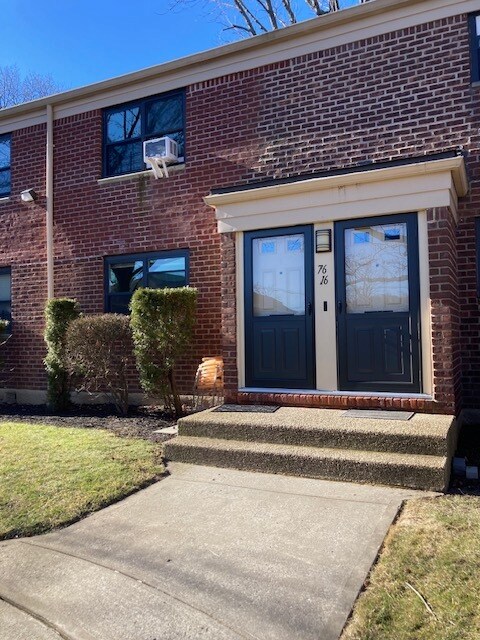 Primary Photo - 7616 Springfield Blvd