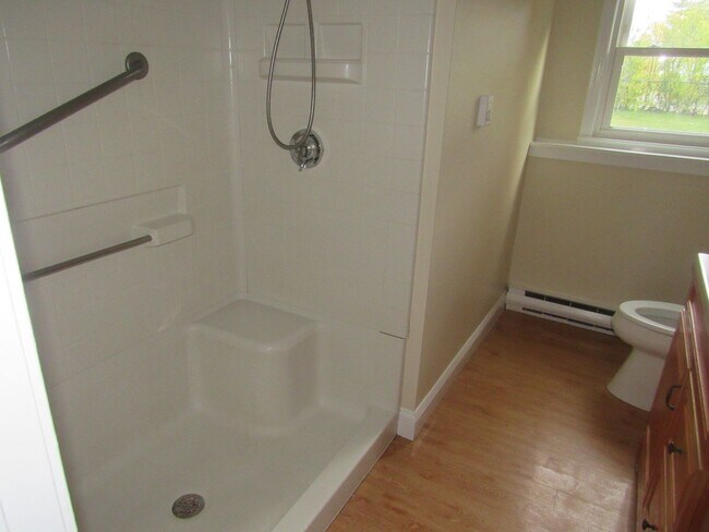 Foto del edificio - Charming Apartment in Commuter Friendly Sa...