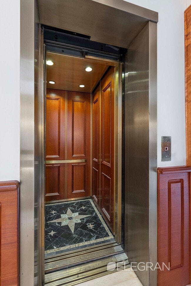 Building Photo - 51 E 67th St