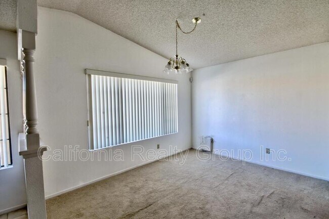 Building Photo - 2651 La Brea Ave