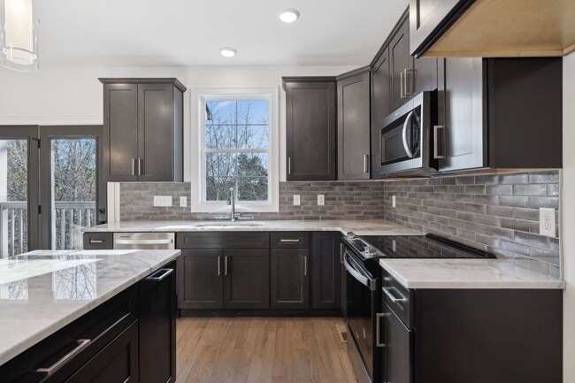 Building Photo - 2109 Chadwell Retreat Dr