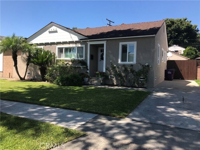 Foto del edificio - 3673 Iroquois Ave