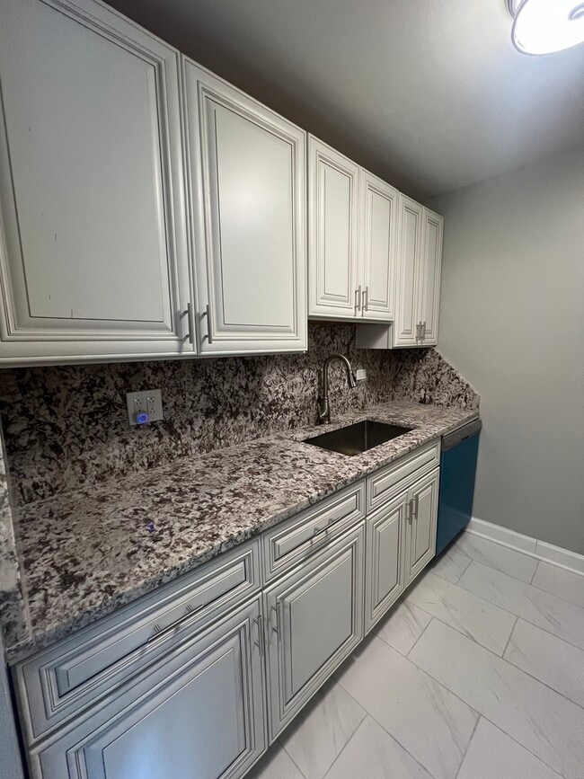 Building Photo - 9994 S 84th Terrace