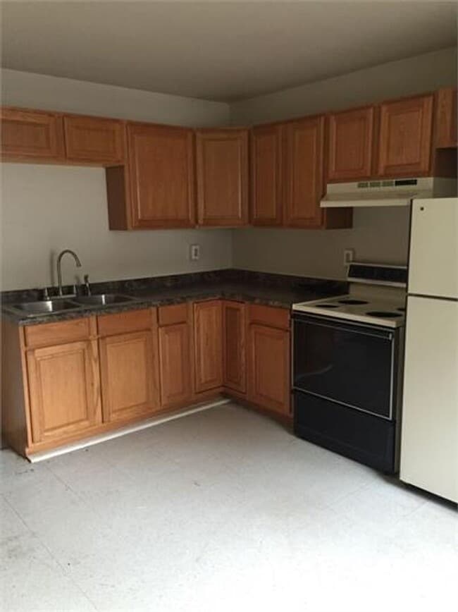 Foto del edificio - 1621 Clover Ln