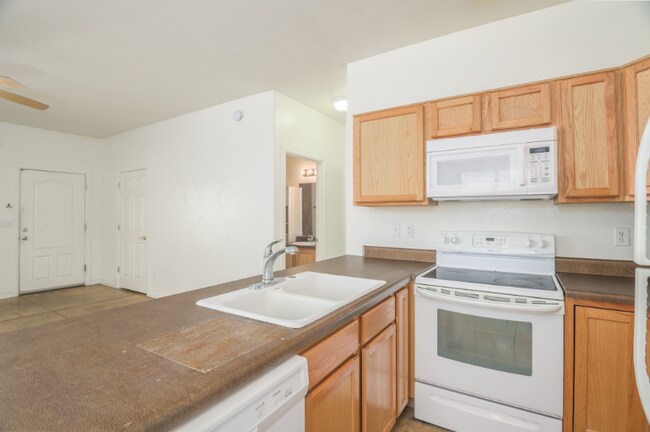 Foto del edificio - 1312 E 8th St