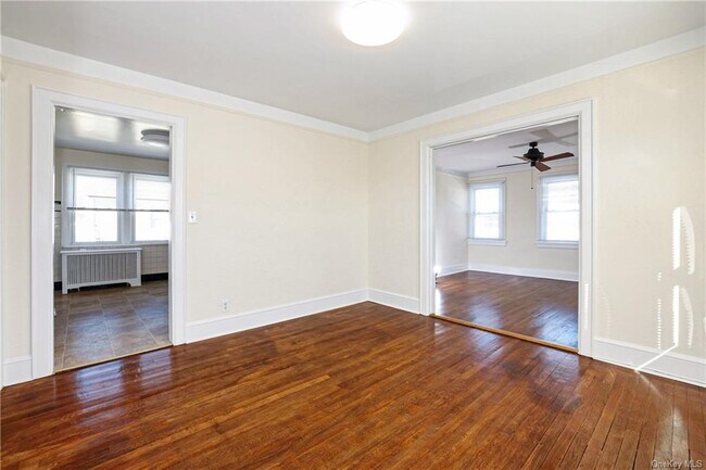 Building Photo - 34 Oak St