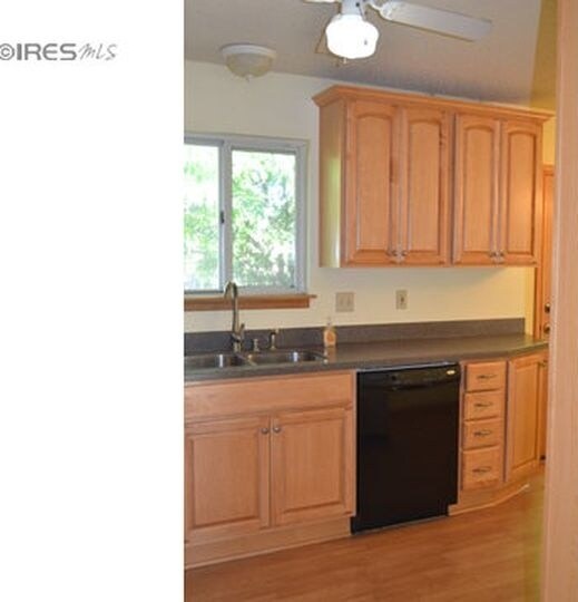 Foto del edificio - 906 Foothills Ct