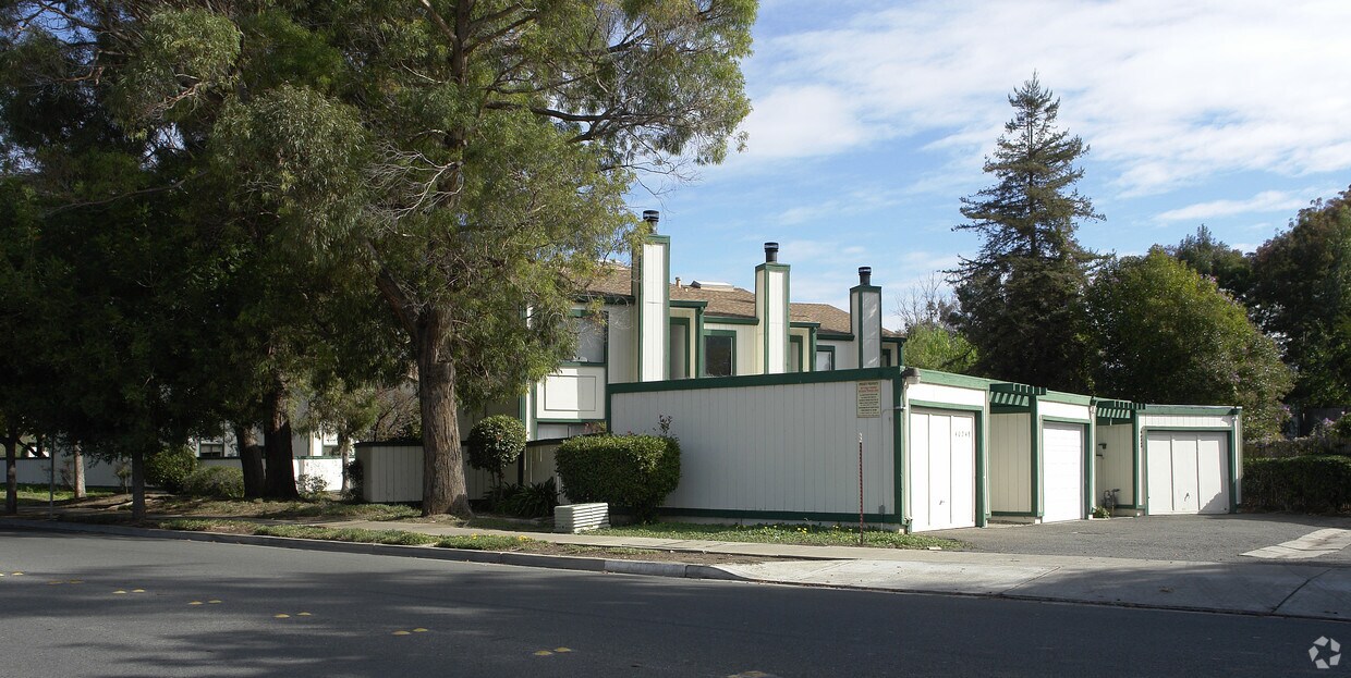 4024040248 Grimmer Blvd, Fremont, CA 94538 Apartments in Fremont, CA