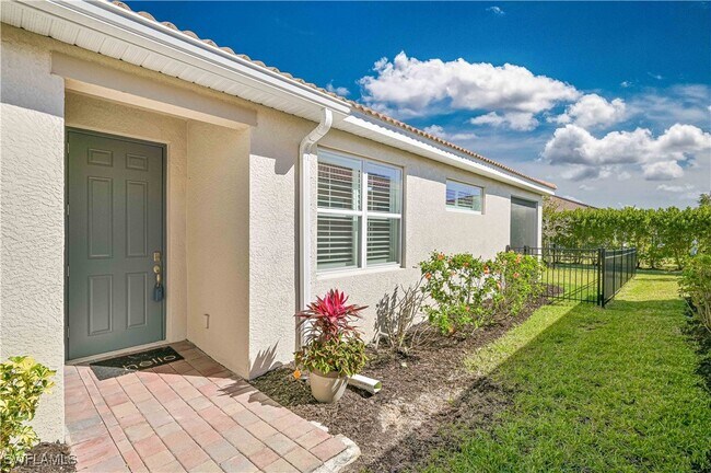 Foto del edificio - 3013 Royal Gardens Ave