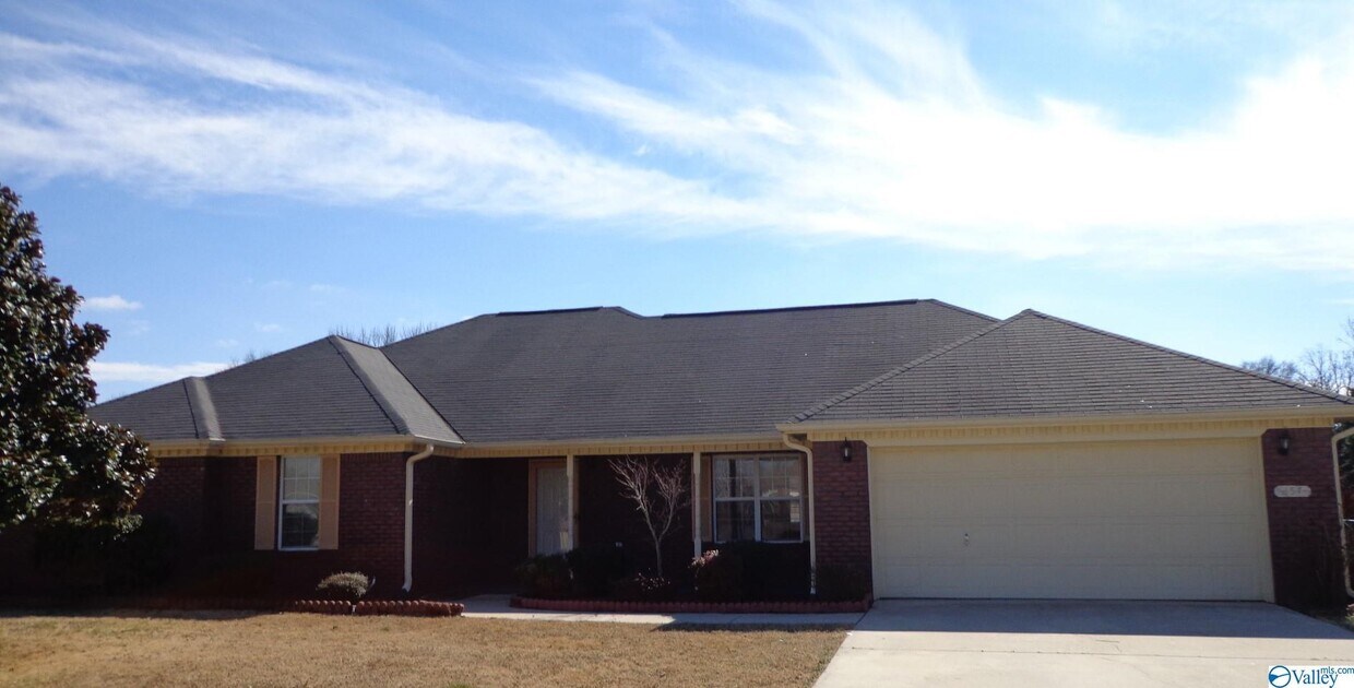 157 Oakcrest Rd, Huntsville, AL 35811 House for Rent in Huntsville