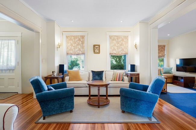 Foto del edificio - 5 Gerlach Pl