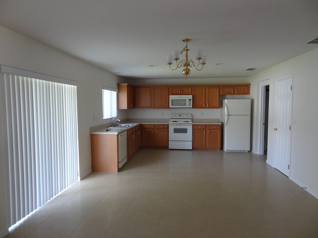 Foto del edificio - 3 Bedroom, 2.5 Bathroom Home with Bonus Lo...