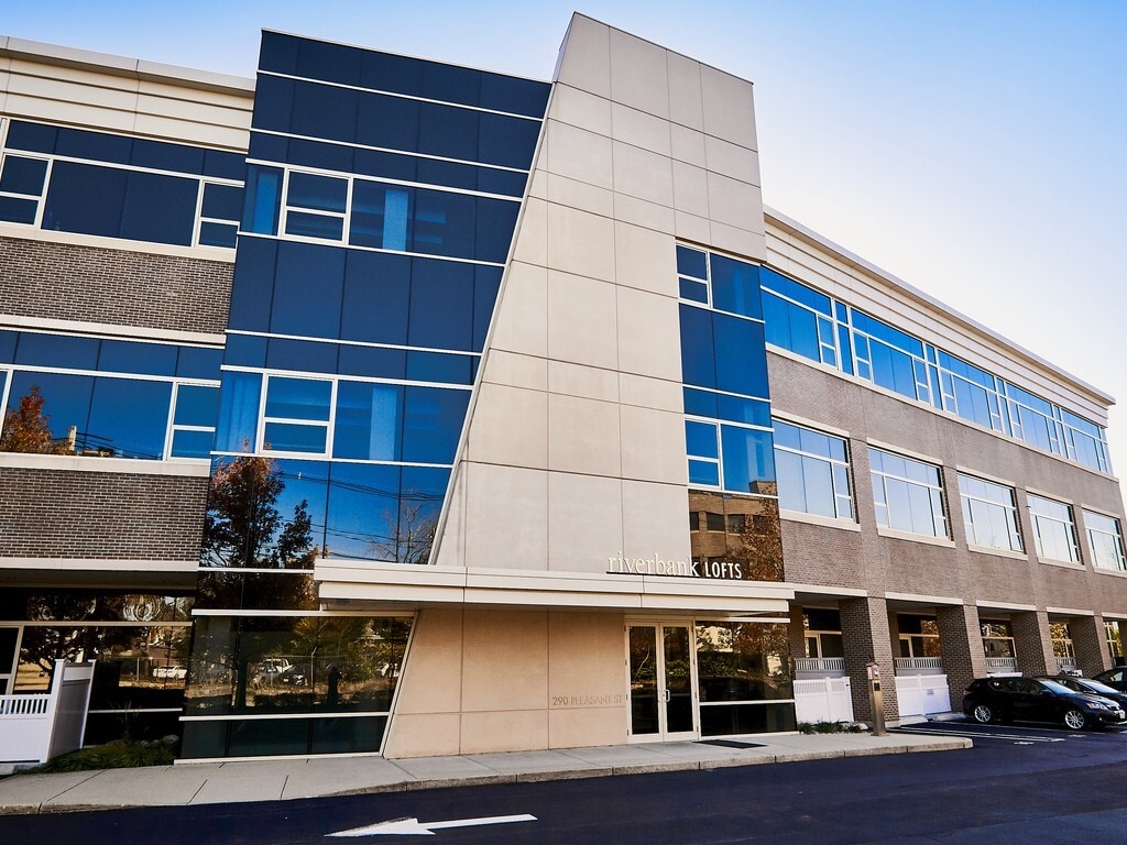 Primary Photo - 290 Pleasant St