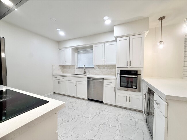 Foto del edificio - 5470 Ariel St