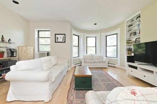 Building Photo - 19 Follen St