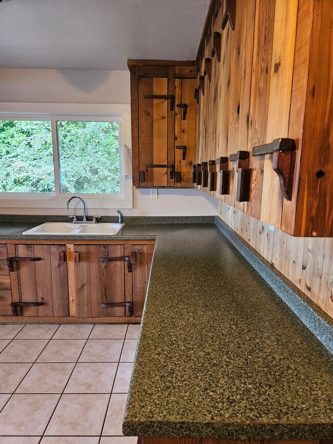 Building Photo - 2 Bedroom House Available in Sunset Beach!