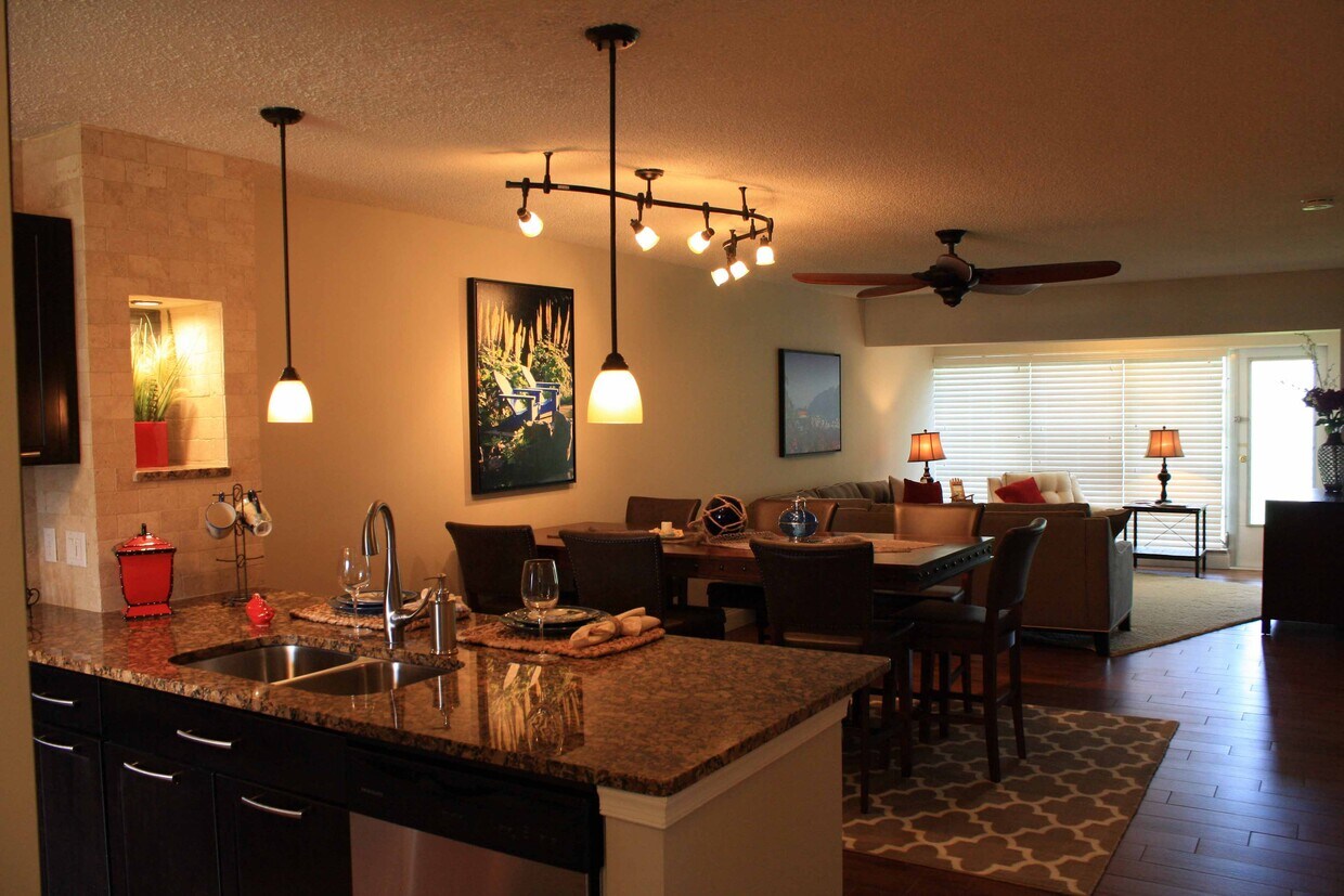 1100 Boxwood Dr Unit 102, Delray Beach, FL 33445 Condo for Rent in