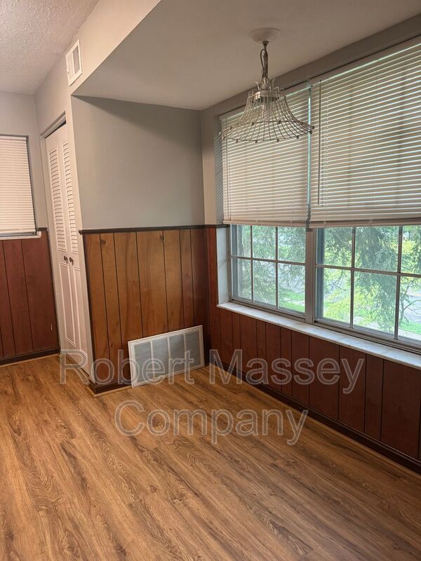 Building Photo - 2124 Cherokee Pkwy