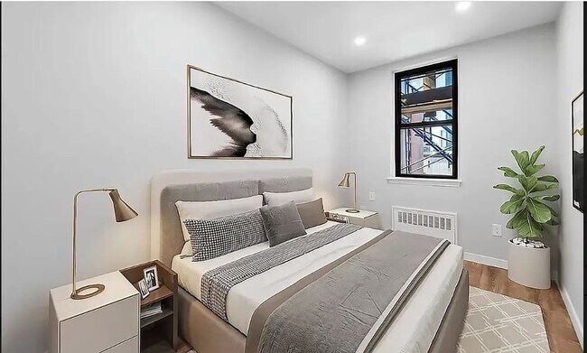 Building Photo - 453 W 48th St