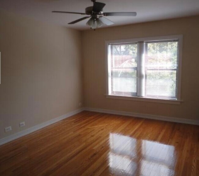 Foto del edificio - 4620 N Winchester Ave