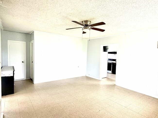 Building Photo - 3212 Pecan St