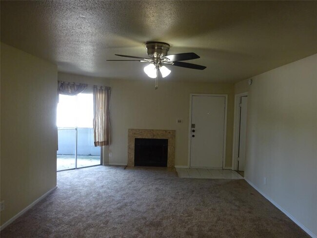 Foto del edificio - 9797 Leawood Blvd