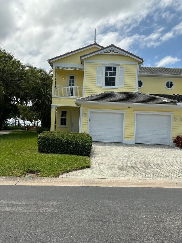Foto principal - Annual Waterfront Unfurnished Rental Unit ...