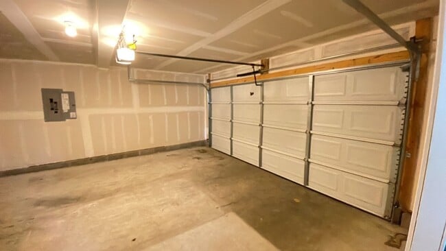 Building Photo - 464 West Kemper Rd 4BR/2.5BA (Springdale)