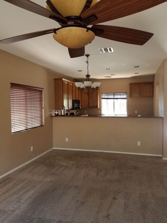 Foto del edificio - Desirable Chandler Location!