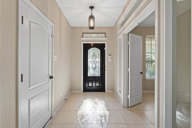 Foto del edificio - 208 Forest Peak Way