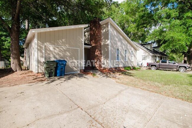 Building Photo - 148 Minehead Rd