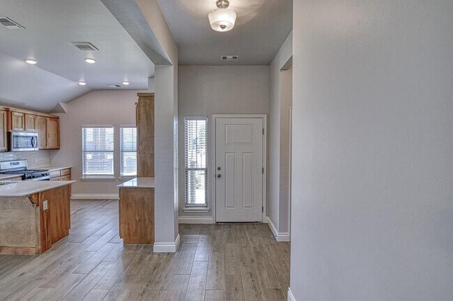 Building Photo - 624 Caladium Dr