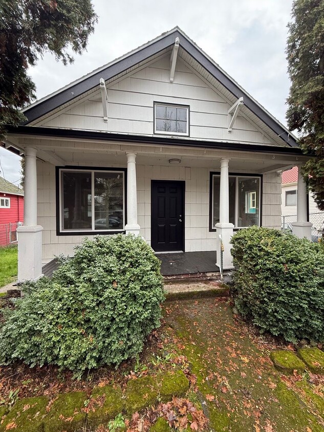 Primary Photo - Updated 4-Bed Columbia City Craftsman