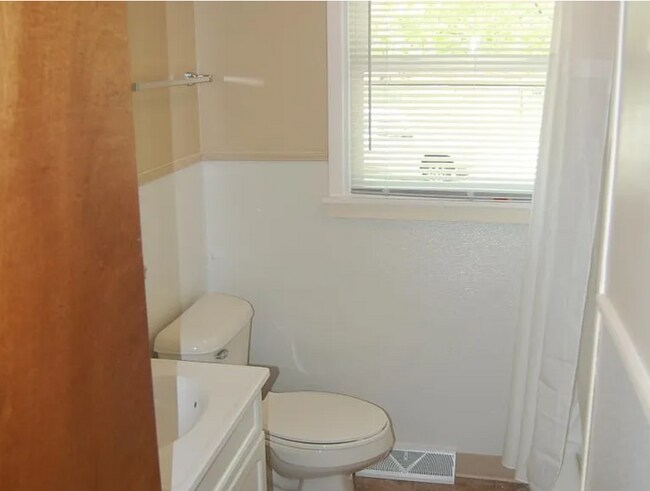 Foto del edificio - 722 13th Ave