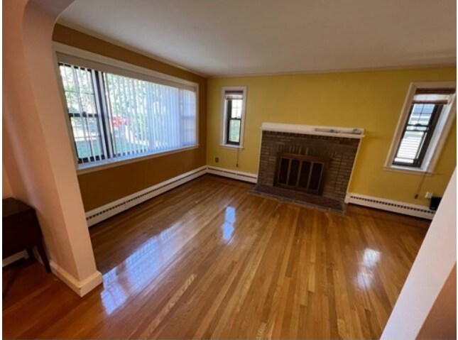 Building Photo - 206 Orient Ave