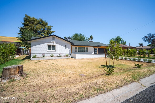 Building Photo - 4028 E Edgemont Ave