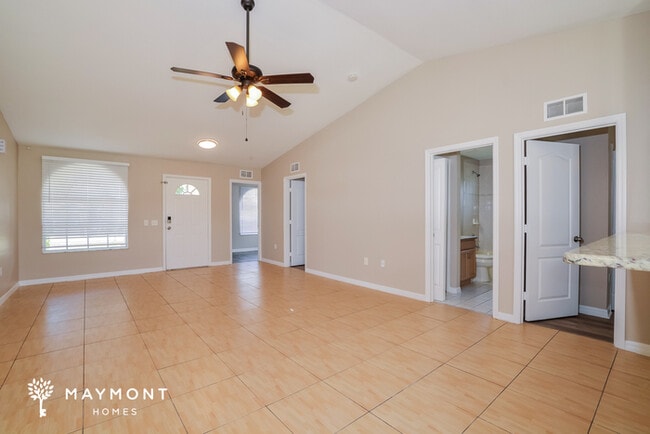 Foto del edificio - 529 Basil Ct