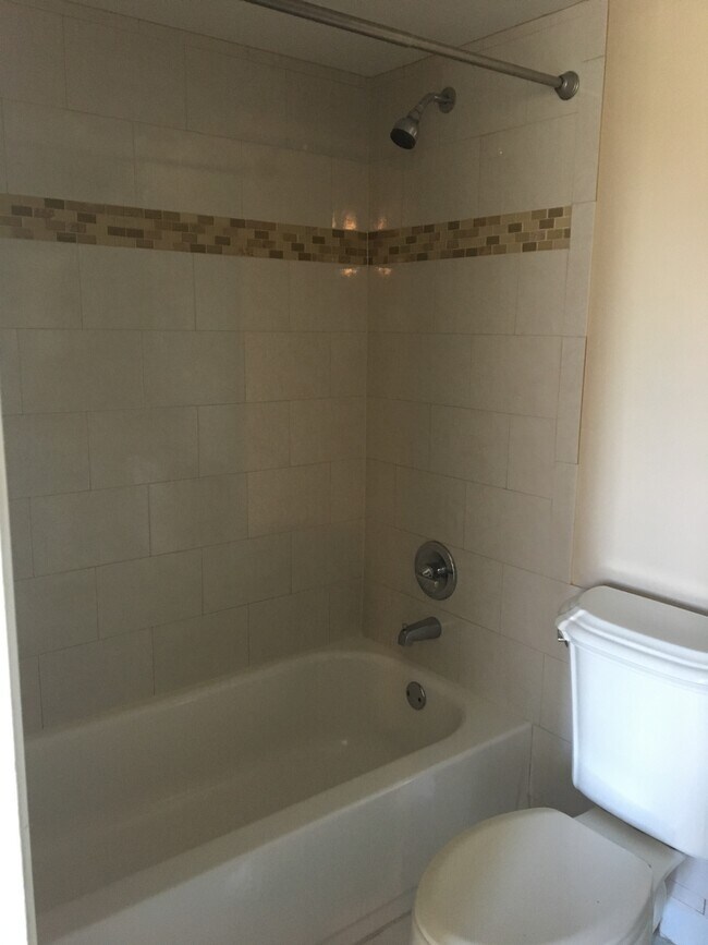 Foto del edificio - 6760 Palmetto Cir S