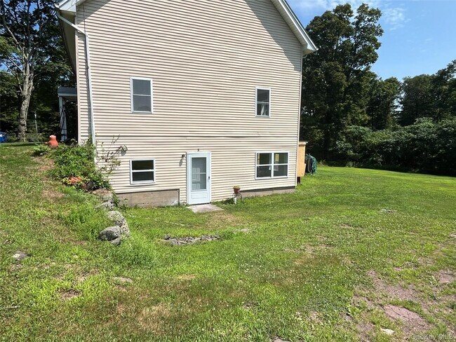 Building Photo - 161 White Sulphur Rd