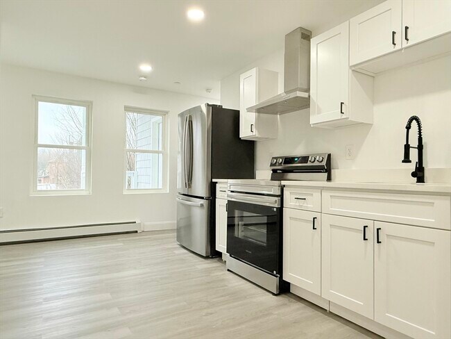 Building Photo - 23 Bellevue St