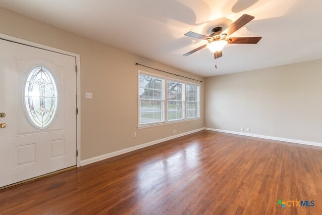 Foto del edificio - 126 Bellaire St