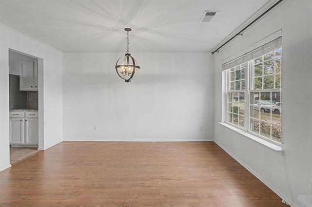 Foto del edificio - 5016 Meridian Ln