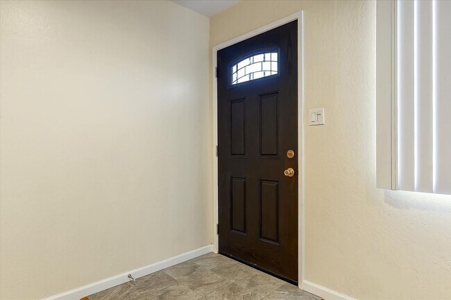 Building Photo - 3 br, 2 bath House - 928 Lawton Avenue